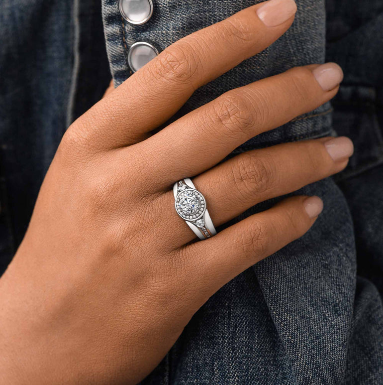 Brave Belt Ring - Moissanite & White