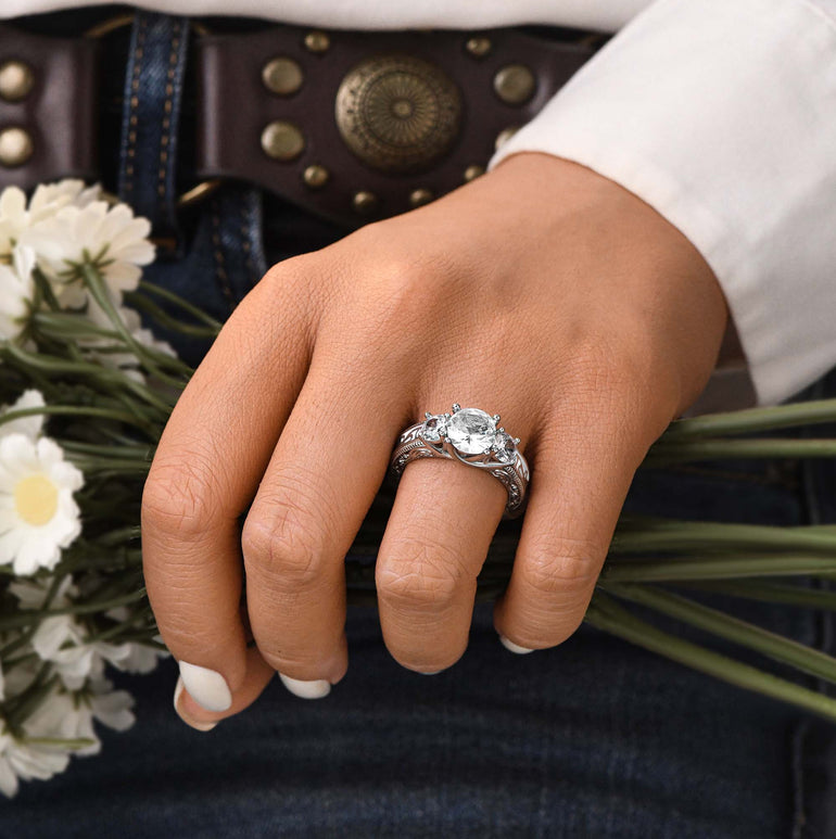 Century Romance Ring - Moissanite