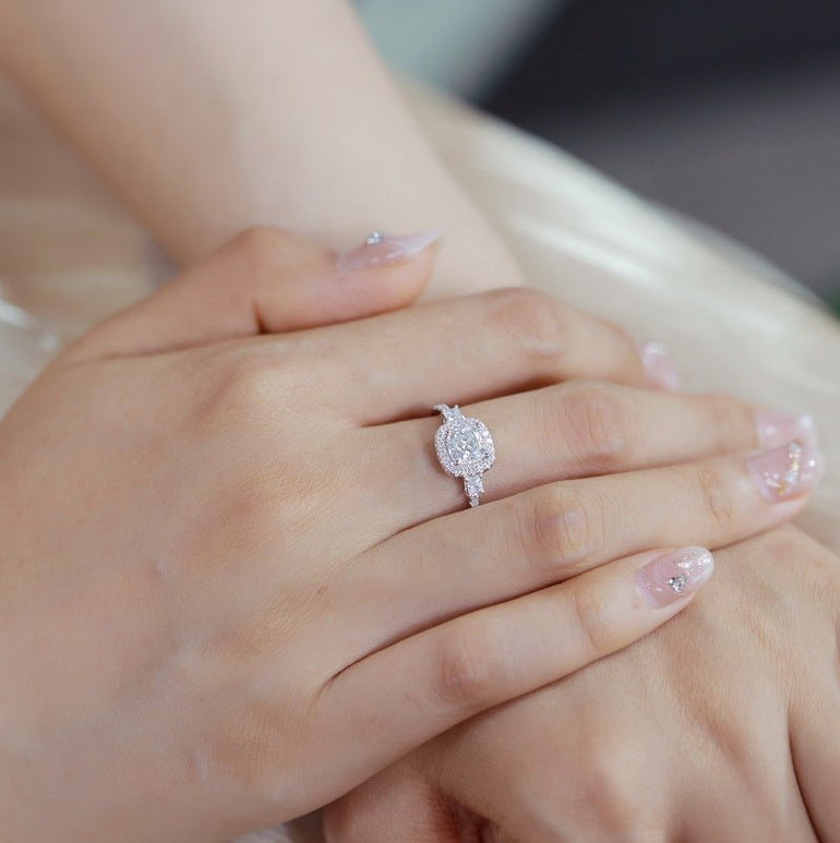 Courtly Brilliance Ring - Moissanite - Serene Western