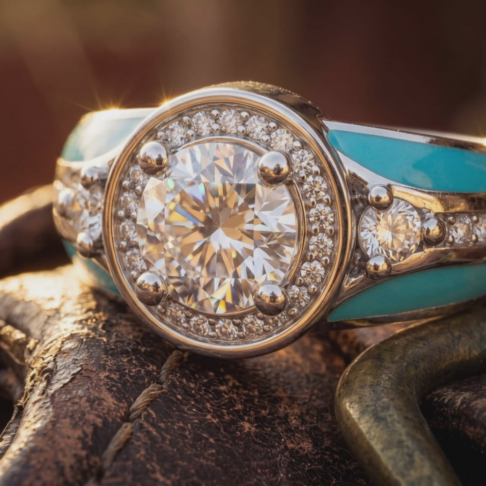 Brave Belt Ring - Moissanite - Product showcase video