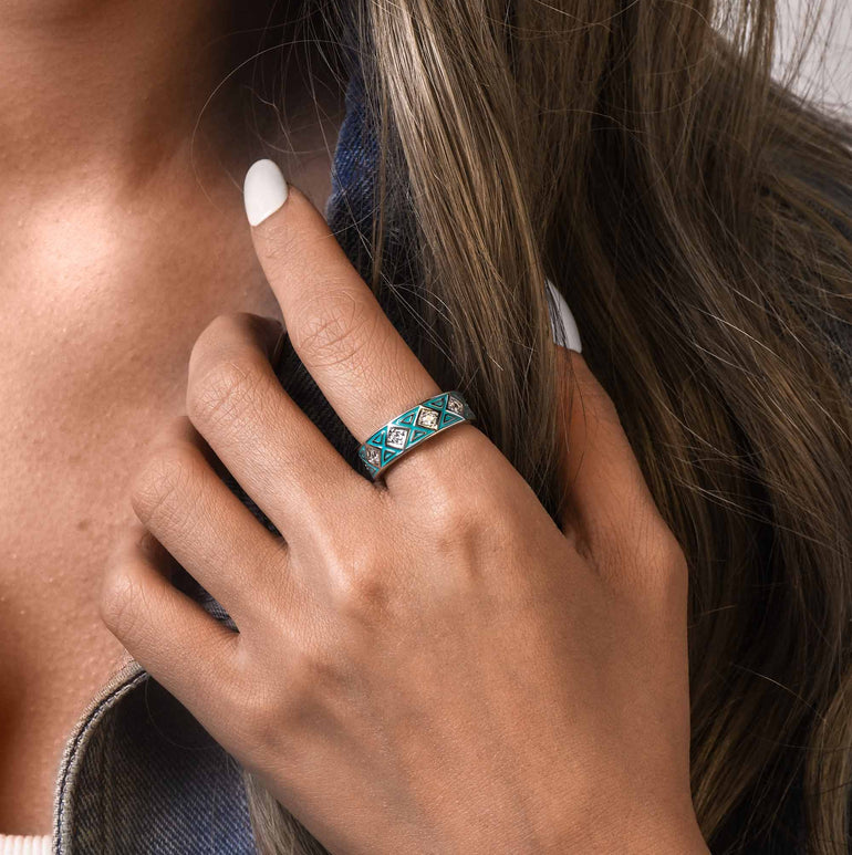 Totem Gleam Ring - Moissanite - Serene Western