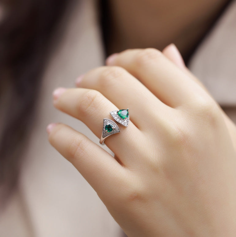 Twin Springs Kiss Ring - Serene Western